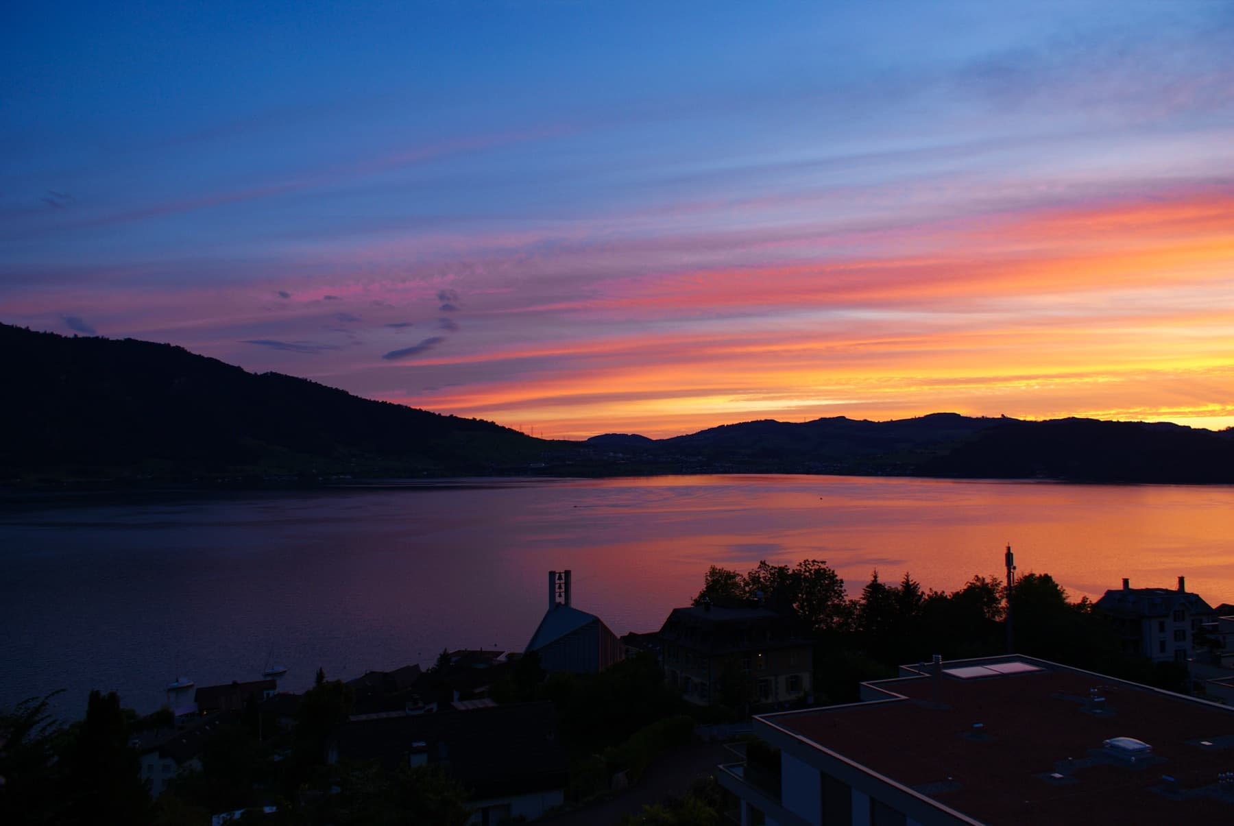 Evening light over Lake Zug, seen from Walchwil
